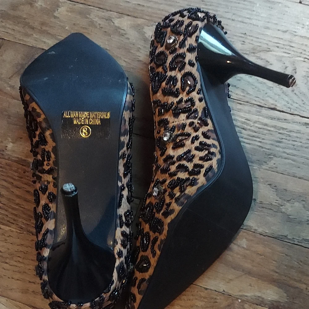 4 For $12 Paprika Brown and Black Heels Sleek Sophisticated Pumps - Picture 8 of 13